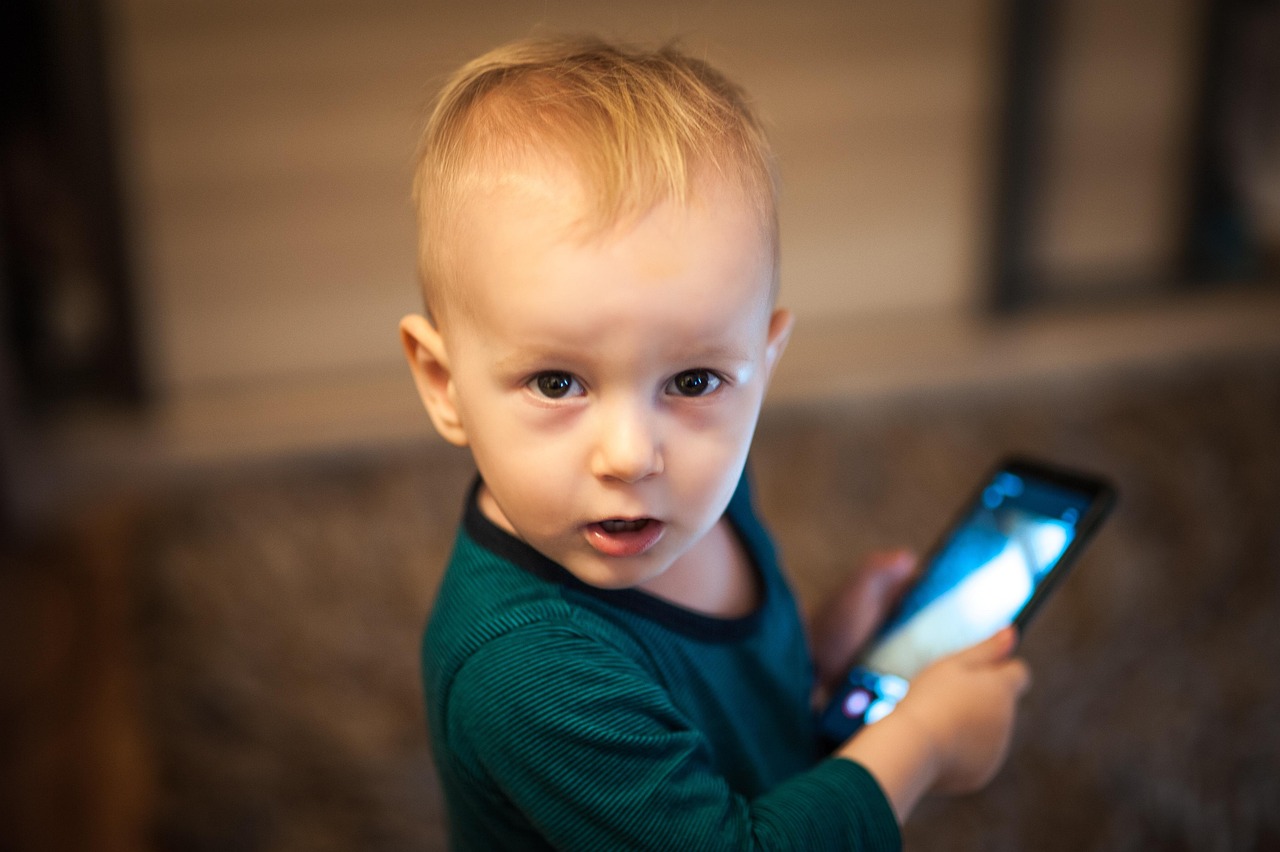 Kind met smartphone