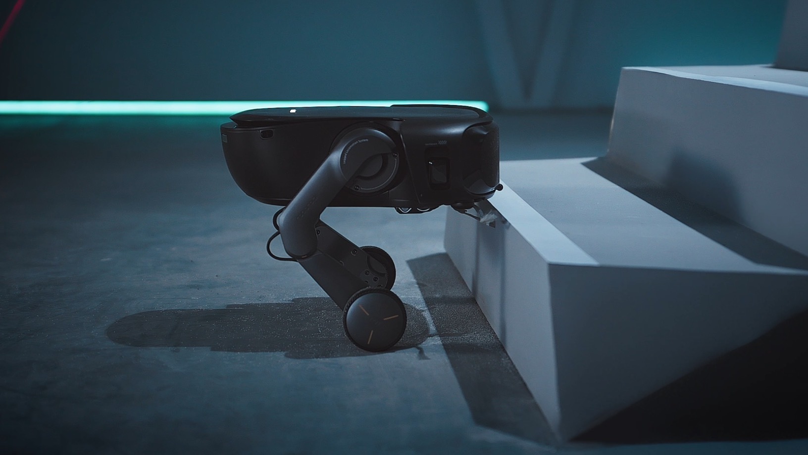 Roborock Saros Rover1